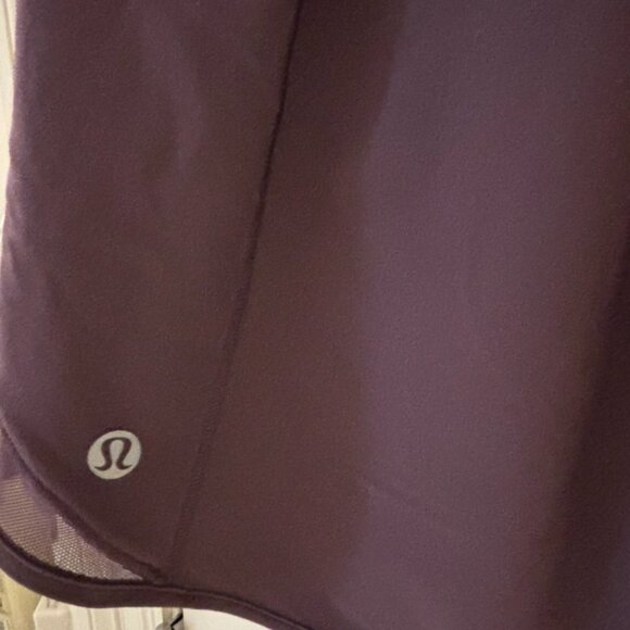 Lululemon Hotty Hot High-Rise Lined Short 4" | Size 10 - Picture 8 of 11